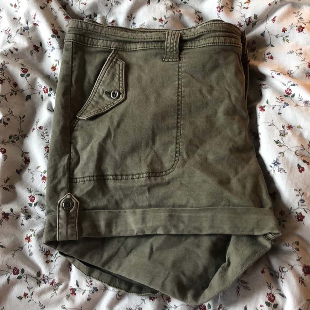 Torrid green short-great condition, 22 ☀️